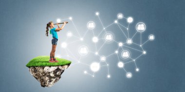 Yüzen adada tatlı bir gülümseme sunan sosyal bağlantı konsepti