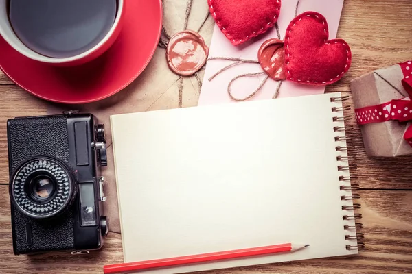 Notepad Coffee Cup Old Photo Camera Wooden Table — Stock Photo, Image