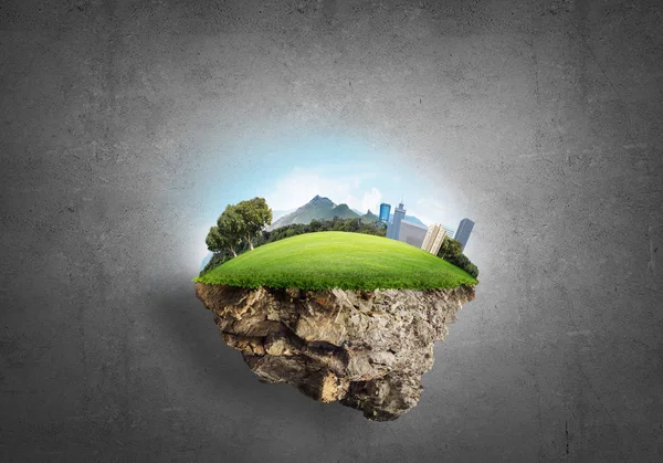 Eco Grönt Koncept Med Stadsbild Mot Konkret Bakgrund — Stockfoto