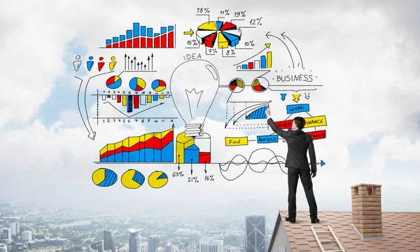 Ung Man Med Tillbaka Skissa Framgång Affärsplan Mixed Media — Stockfoto