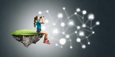 Yüzen adada tatlı bir gülümseme sunan sosyal bağlantı konsepti