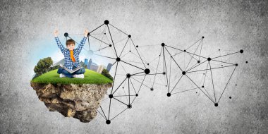 Bağlantı konsepti yüzen ada ve üzerinde kitap oturan mutlu çocuk