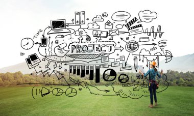 Açık havada mühendis kadının arka planı ve ekrana konsept çizimi