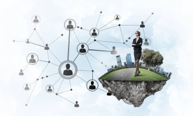 Mavi gökyüzünde yüzen yeşil Adası üzerinde şık iş kadını