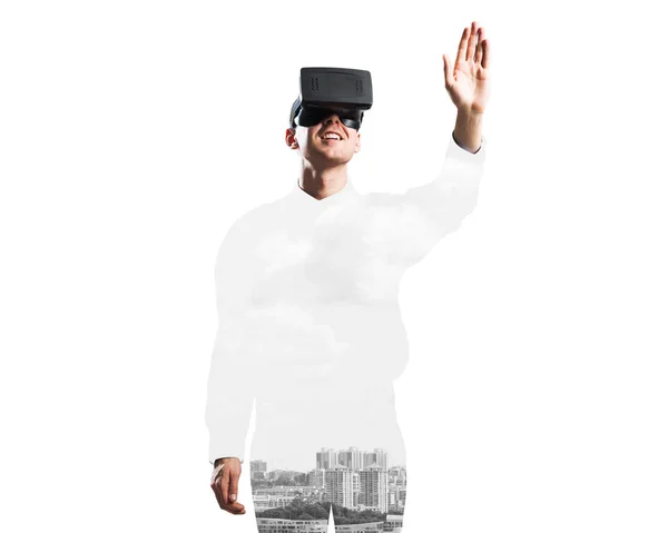 Hombre Joven Con Auriculares Realidad Virtual Gafas Sobre Fondo Paisaje —  Fotos de Stock