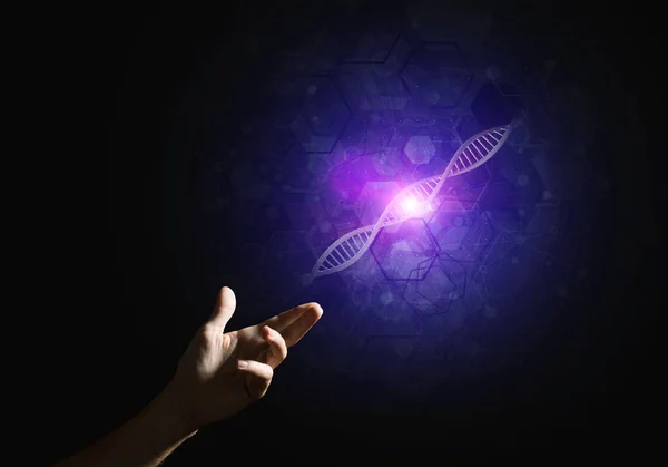 Stäng Mannen Hand Presenterar Dna Molekyl Som Begrepp Mixed Media — Stockfoto