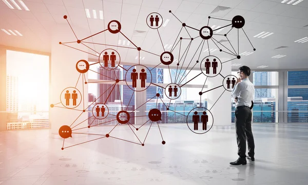 Elegante Uomo Affari Ufficio Concetto Connessione Interna Sociale Mezzi Misti — Foto Stock