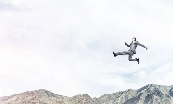 Hombre Negocios Traje Corriendo Aire Como Símbolo Posición Vida Activa — Foto de Stock