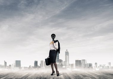 Meçhul işkadını fotoğraf makinesi ile vınlamak baş cityscape arka plan yerine