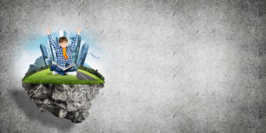 ECO konsepti yüzen ada ve üzerinde kitap oturan mutlu çocuk.