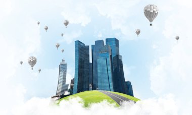 Gökyüzünde bulutların üzerinde yüzen binalar ve gökdelenlerle modern şehir manzarası