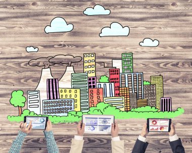 Ellerinde cihazlar bulunan bir grup insan, iletişim ve ağın sembolü olarak birlikte çalışıyor.