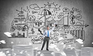 Arka plan iş planı bilgi kağıt uçan arasında duran el kitabı ile uydurarak işadamı uçakları. Karışık teknik.