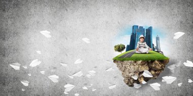 Genç küçük çocuk gözleri koruma kapalı ve seyir kağıt uçaklar ile gri duvar arka plan üzerinde uçan arasında havadaki adada meditasyon sırasında konsantre. 3D render.