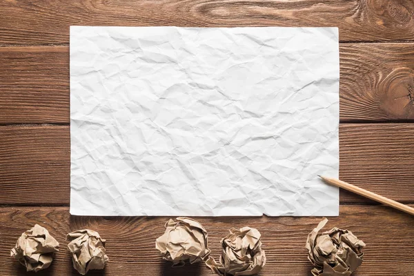 Gros Plan Feuille Papier Blanc Crayon Sur Table Bois — Photo