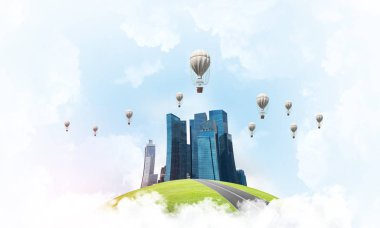Kent manzaralı kule ve gökdelen bulutlar arasında yeşil uçan ada. Aerostates ve mavi bulutlu gökyüzü arka plan üzerinde uçan. 3D render.