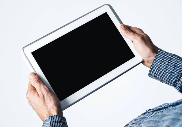 Dijital Tablet Ile Boş Görüntü Kullanarak Işadamı Yakın Çekim — Stok fotoğraf