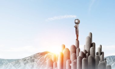 İş kadını kafasına silah tutmak yerine eski bir Tv ile takım elbiseli güzel manzara ile taş sütunlar tepesinde dururken arka plan üzerinde çarpı işareti.