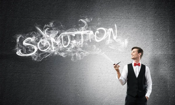 Tiro Horizontal Homem Negócios Confiante Jovem Tubo Fumar Desgaste Inteligente — Fotografia de Stock