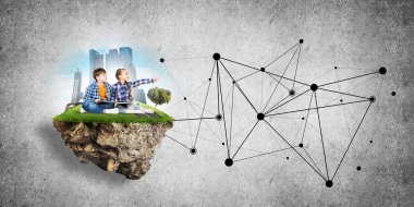 ECO konsepti yüzen ada ve üzerinde kitap oturan çocuklar.