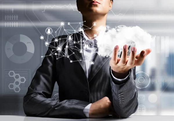 Geschäftsmann Anzug Hält Cloud Mit Netzwerkverbindungen Der Hand Mit Office — Stockfoto