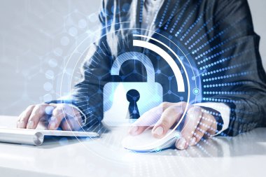 Klavye üzerinde kadın yazarak şifre ile Internet güvenlik kavramı
