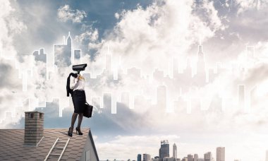 Kamera kafası ile ev güvenlik ve gizlilik koruma kavramı