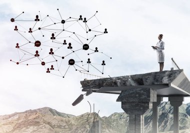 Kırık köprü sonunda beyaz üniforma ayakta genç kadın doktor ve sosyal medya ağ yapısını inceleyerek. Tıbbi endüstri konsepti. Arka planda peyzaj görünümü