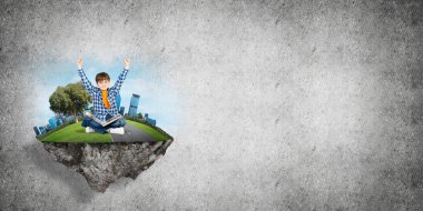 ECO konsepti yüzen ada ve üzerinde kitap oturan mutlu çocuk.