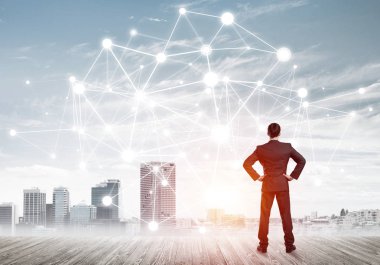 İşadamı arkasını kolluyor ve ağ çizimi kavramına bakıyor