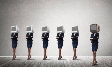 Eski teknolojiye karşı modern teknoloji.