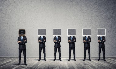 Eski teknolojiye karşı modern teknoloji.