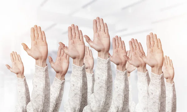 Rad Mannen Händer Som Visar Röstgest Deltagande Och Avtalsgrupp Skyltar — Stockfoto