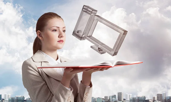 Mulher Segurando Notebook Aberto Com Computador Voador Modelo Engenharia Construção — Fotografia de Stock