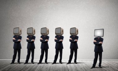 Eski teknolojiye karşı modern teknoloji.