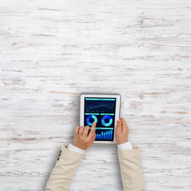 Mali uygulamayı kullanarak