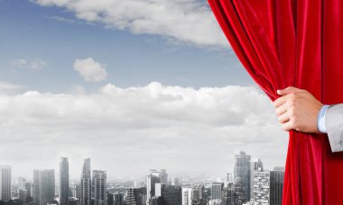 Modern iş şehir manzarası perde arkasında işadamı el tarafından açıldı