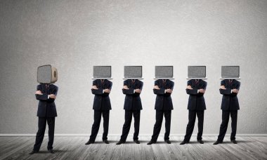 Eski teknolojiye karşı modern teknoloji.