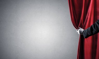 Perde arkasında beton duvar ve el açma