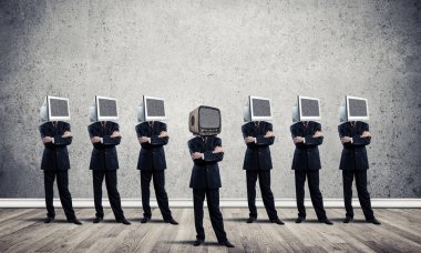 Eski teknolojiye karşı modern teknoloji.