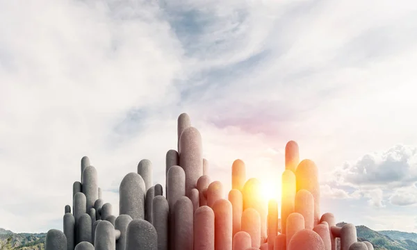 Plusieurs colonnes de pierre avec un paysage à couper le souffle — Photo