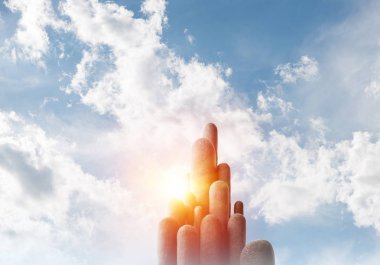 Nefes kesici manzarası olan çok sayıda taş sütun.