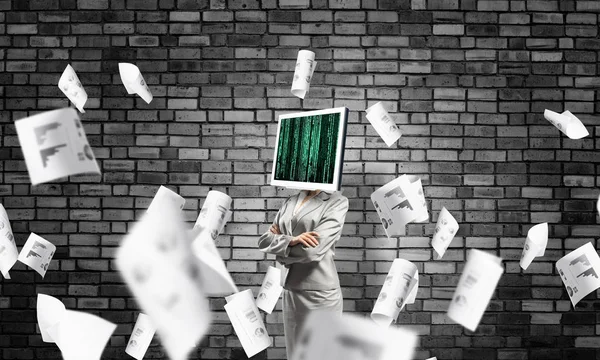 Mujer de negocios con monitor en lugar de cabeza. — Foto de Stock