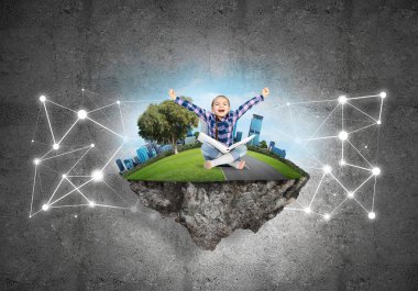 Bağlantı konsepti yüzen ada ve üzerinde kitap oturan mutlu kız çocuğu