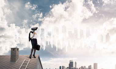 Kamera kafası ile ev güvenlik ve gizlilik koruma kavramı