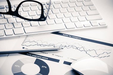 Ortalama satış raporu hazırlanıyor