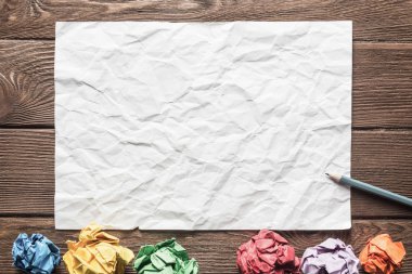 Yaratıcılık kavramı ve boş kağıt bokunun sunduğu ilham. Metninizi yerleştirin