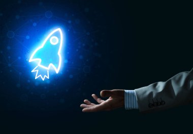 İnsan avuç içi teknoloji konsepti olarak Roket Web simgesini sunar