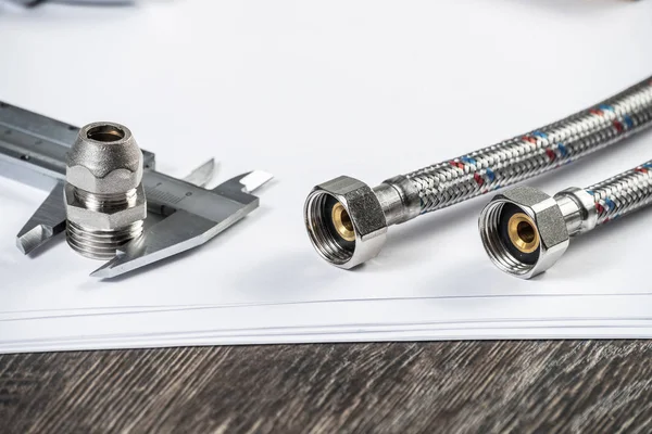 İç vidalı su örgülü metal hortum