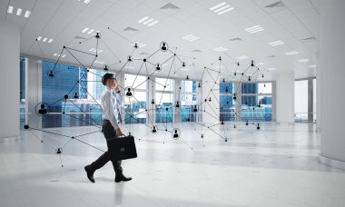 3D ofis içi ve sosyal bağlantı kavramındaki zarif iş adamı. Karışık ortam